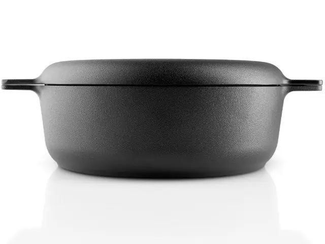 Oferta limitowana Eva Solo NORDIC KITCHEN Garnek z Pokrywką 2,5 l Czarny