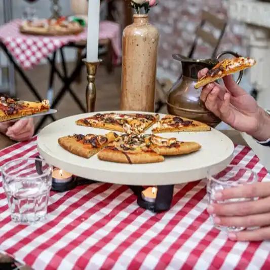 Obniżka ceny BOSKA Party Hot Stone 33 cm - kamień do pizzy ze stojakiem