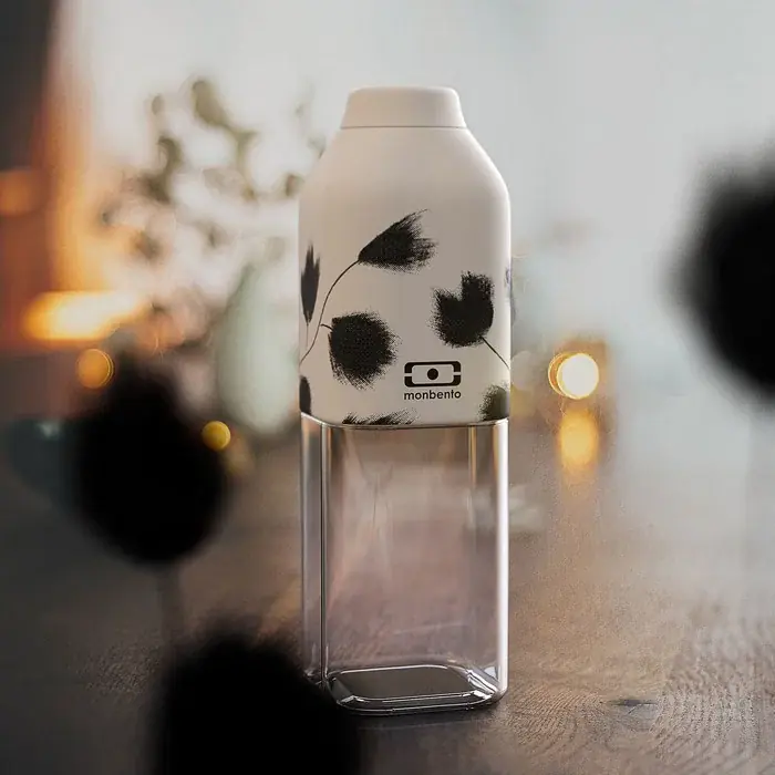 Bestseller MONBENTO M Positive Graphic Plume 0,5 l - butelka na wodę tritanowa