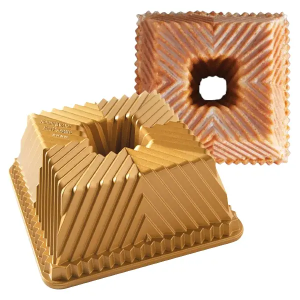 Łatwy zwrot NORDIC WARE Squared gold - forma do babki z tuleją aluminiowazłota 21 x 21 cm