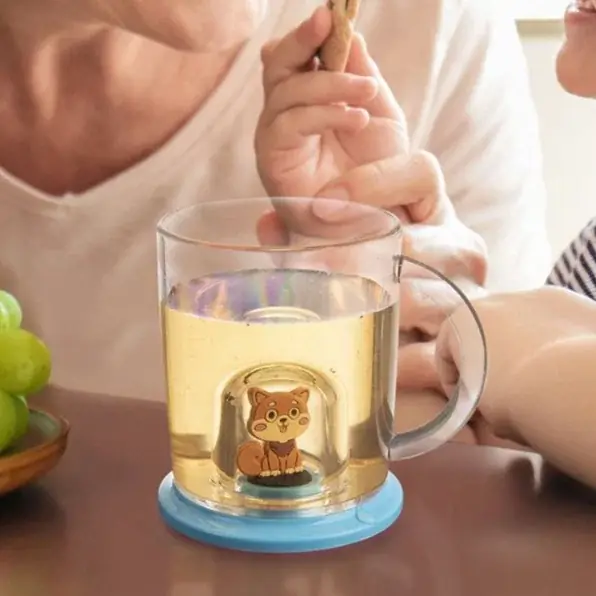 Najlepsza cena Kubek dla dzieci tritanowy z pokrywką 240 ml