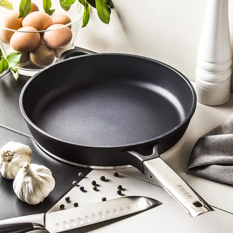 AMBITION Taurus 28 cm czarna - patelnia teflonowa Oferta czasowa