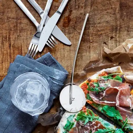 Wyjątkowa oferta WMF Nuova - nóż do krojenia pizzy ze stali nierdzewnej