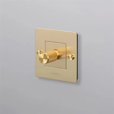 EU 1G ŚCIEMNIACZ 250W CROSS BRASS Z LOGO | BUSTER + PUNCH Ostatnie sztuki